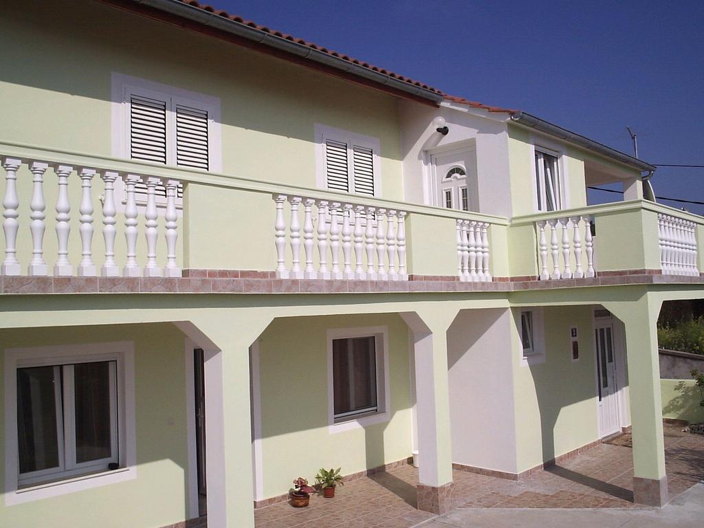 Apartments Villa Russo Tisno Room photo